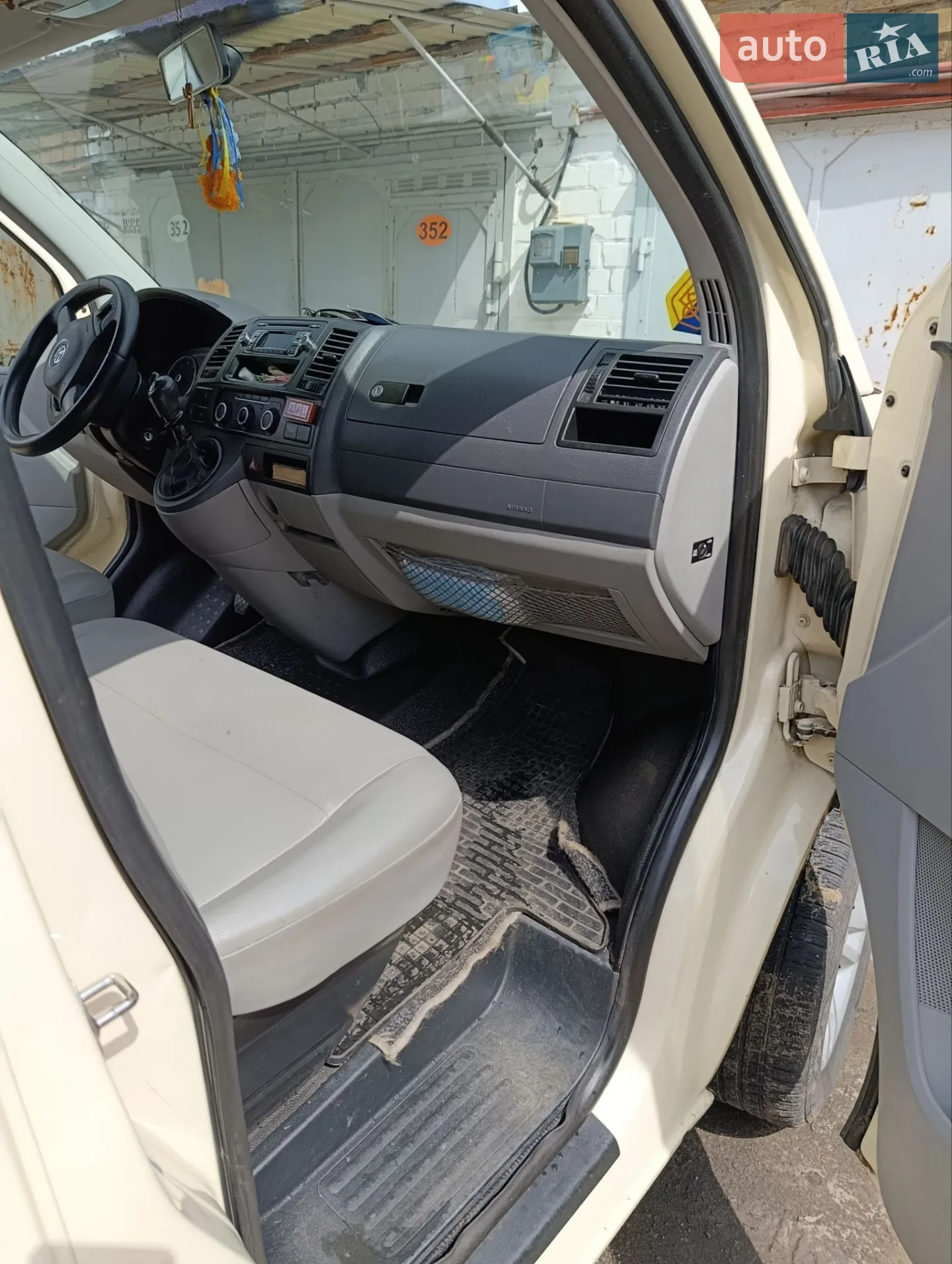 2012 Volkswagen Caravelle - мініатюра 9