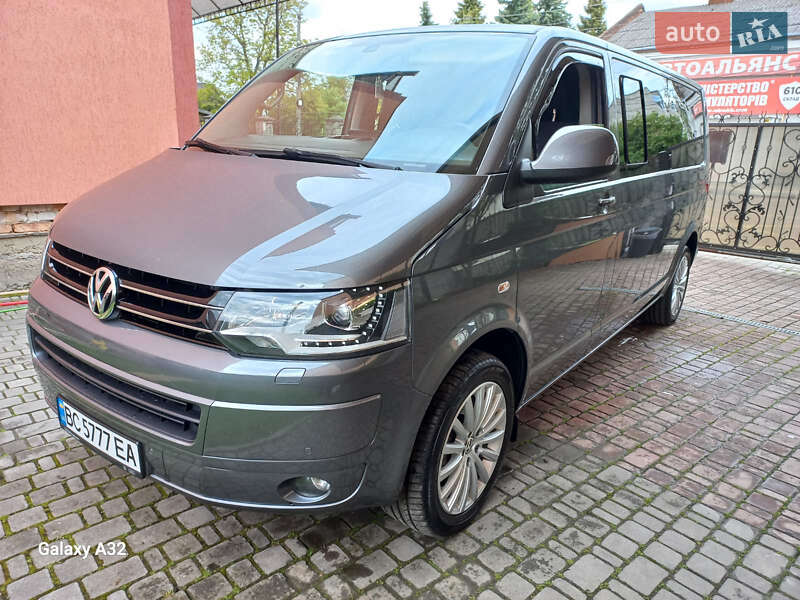 Минивэн Volkswagen Caravelle 2013 в 