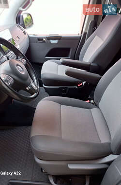 Минивэн Volkswagen Caravelle 2013 в 