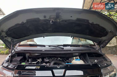 Минивэн Volkswagen Caravelle 2013 в 