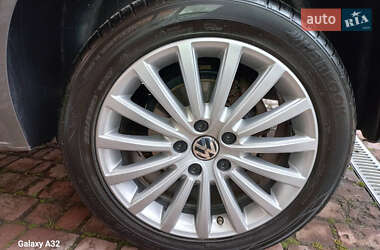 Минивэн Volkswagen Caravelle 2013 в 
