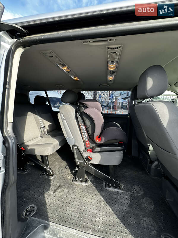 Минивэн Volkswagen Caravelle 2015 в Киеве