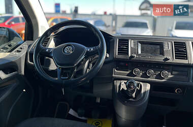 Минивэн Volkswagen Caravelle 2016 в 