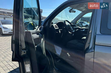 Минивэн Volkswagen Caravelle 2016 в 