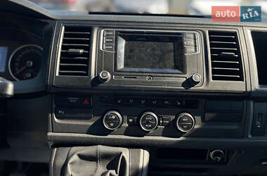 Минивэн Volkswagen Caravelle 2016 в 