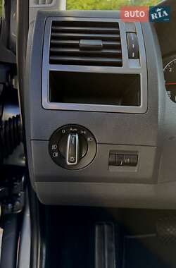 Минивэн Volkswagen Caravelle 2013 в 