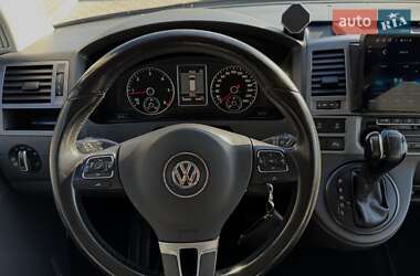 Минивэн Volkswagen Caravelle 2013 в 