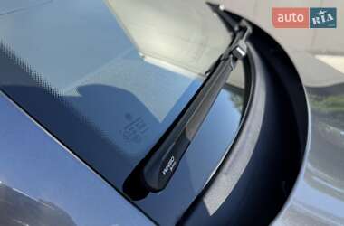 Минивэн Volkswagen Caravelle 2013 в 