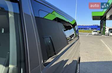 Минивэн Volkswagen Caravelle 2013 в 