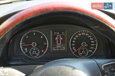 Мінівен Volkswagen Caravelle 2012 в 