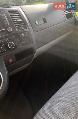 Минивэн Volkswagen Caravelle 2013 в 