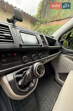 Минивэн Volkswagen Caravelle 2016 в 