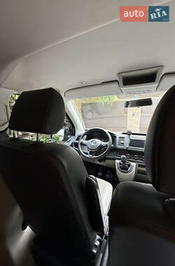 Минивэн Volkswagen Caravelle 2016 в 