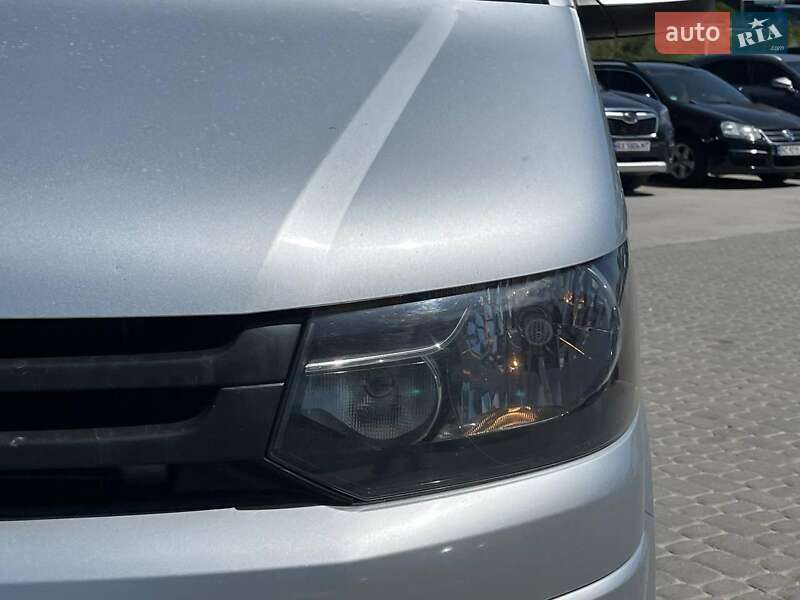 Минивэн Volkswagen Caravelle 2013 в Львове
