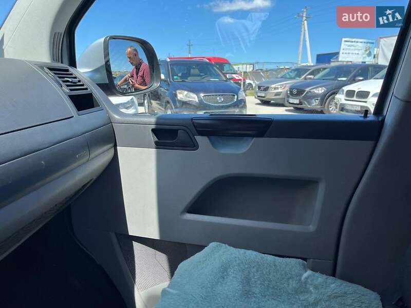 Минивэн Volkswagen Caravelle 2013 в Львове