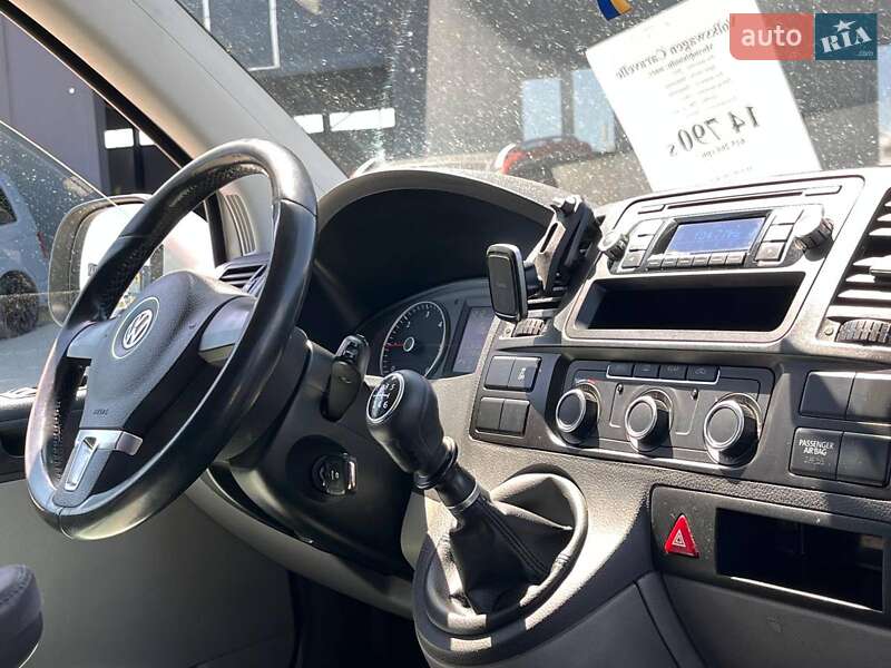 Минивэн Volkswagen Caravelle 2013 в Львове