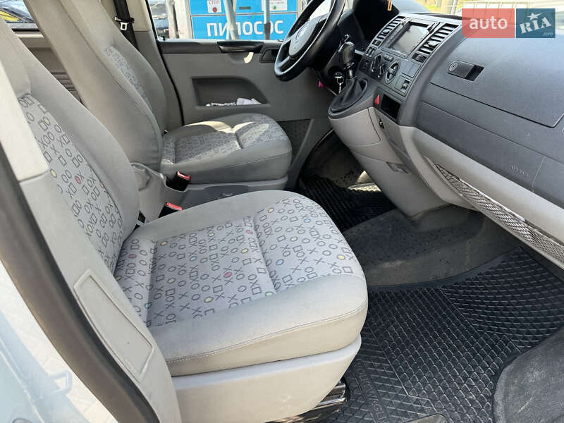 Минивэн Volkswagen Caravelle 2008 в Днепре