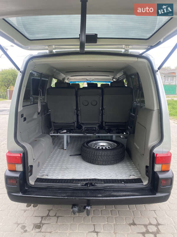 Минивэн Volkswagen Caravelle 2002 в Жовкве