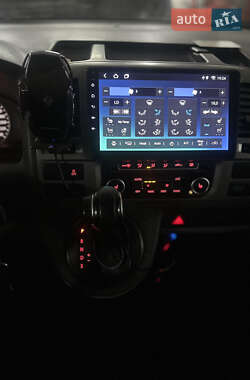 Минивэн Volkswagen Caravelle 2012 в 