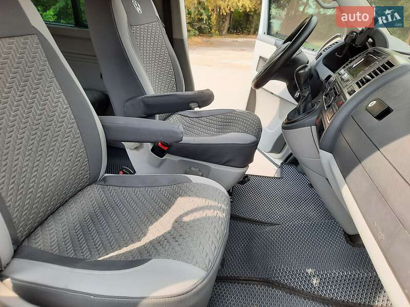Минивэн Volkswagen Caravelle 2014 в Днепре