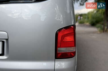 Минивэн Volkswagen Caravelle 2010 в 