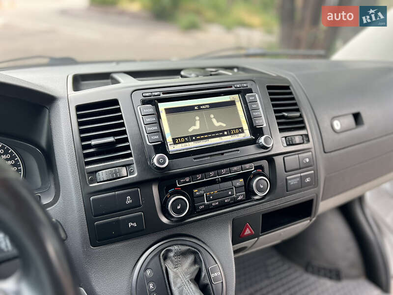 Минивэн Volkswagen Caravelle 2010 в Каменском