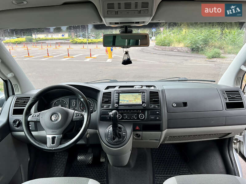 Минивэн Volkswagen Caravelle 2010 в Каменском