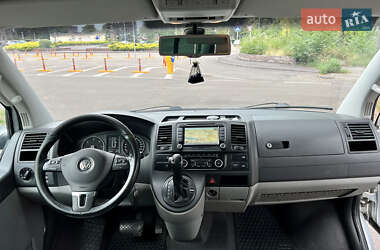 Минивэн Volkswagen Caravelle 2010 в 
