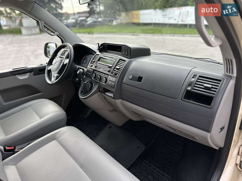 Мінівен Volkswagen Caravelle 2011 в Львові