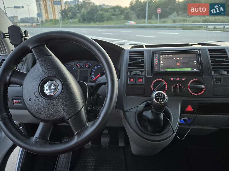 Минивэн Volkswagen Caravelle 2008 в Киеве
