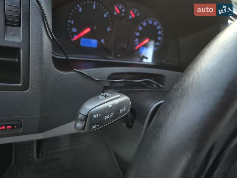 Минивэн Volkswagen Caravelle 2008 в Киеве