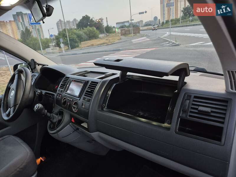 Минивэн Volkswagen Caravelle 2008 в Киеве