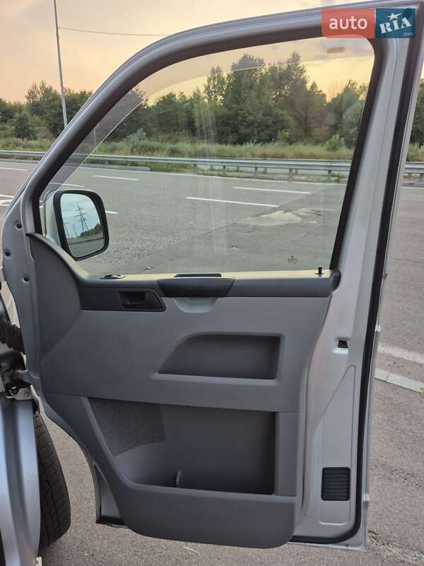 Минивэн Volkswagen Caravelle 2008 в Киеве