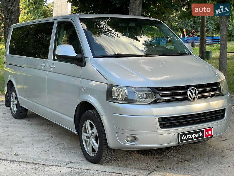 Минивэн Volkswagen Caravelle 2015 в Киеве