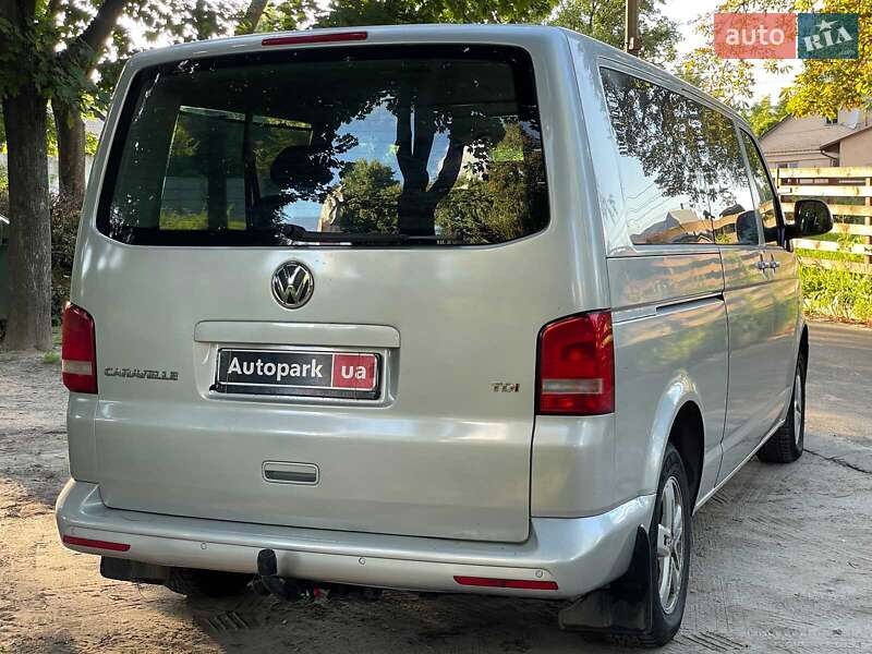 Минивэн Volkswagen Caravelle 2015 в Киеве