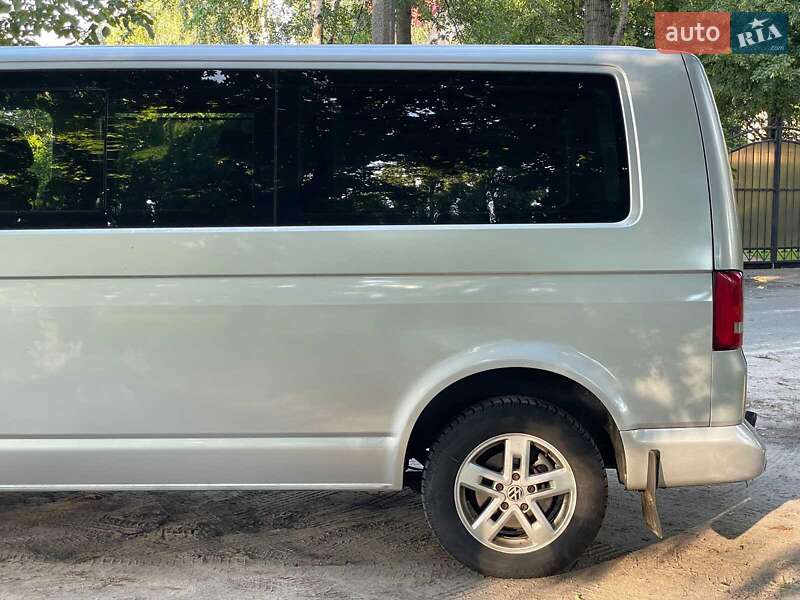 Минивэн Volkswagen Caravelle 2015 в Киеве