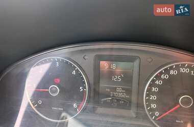 Минивэн Volkswagen Caravelle 2012 в 