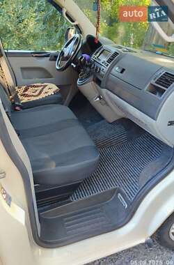Минивэн Volkswagen Caravelle 2013 в 