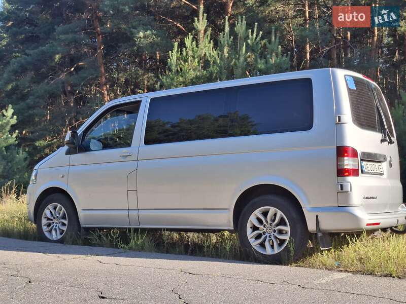 Volkswagen Caravelle 2012