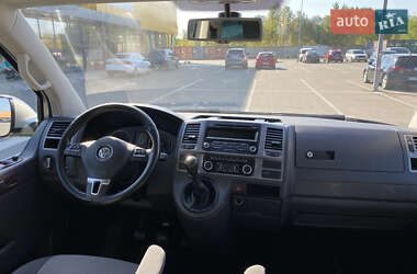Минивэн Volkswagen Caravelle 2014 в 