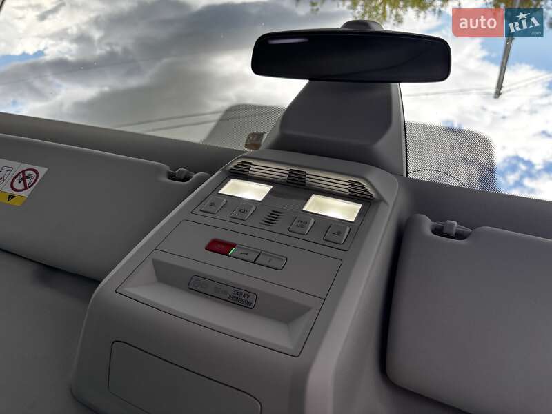 Минивэн Volkswagen Caravelle 2020 в Львове