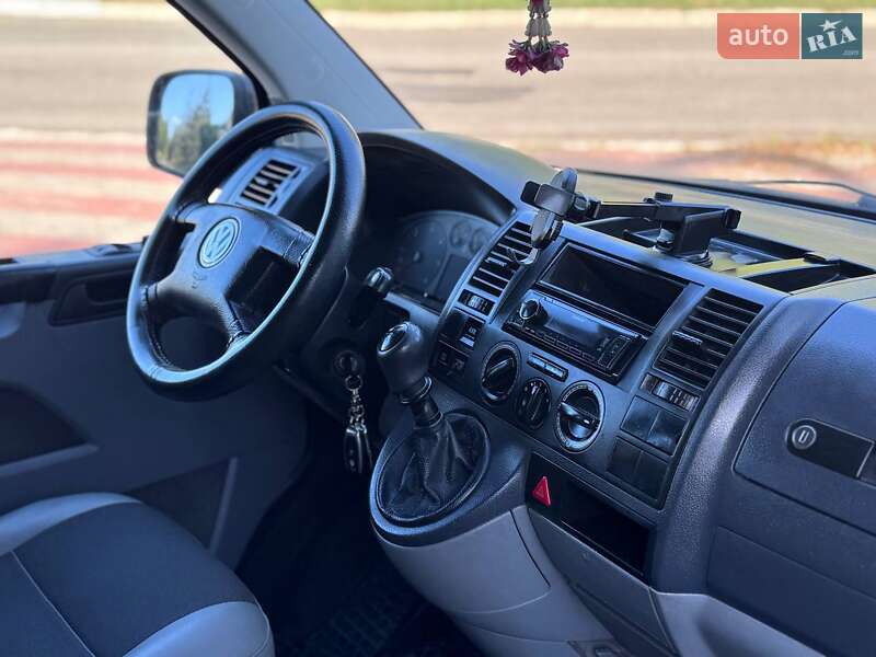 Минивэн Volkswagen Caravelle 2003 в Запорожье