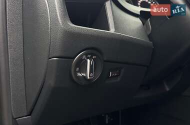 Минивэн Volkswagen Caravelle 2017 в 