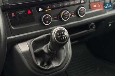 Минивэн Volkswagen Caravelle 2017 в 
