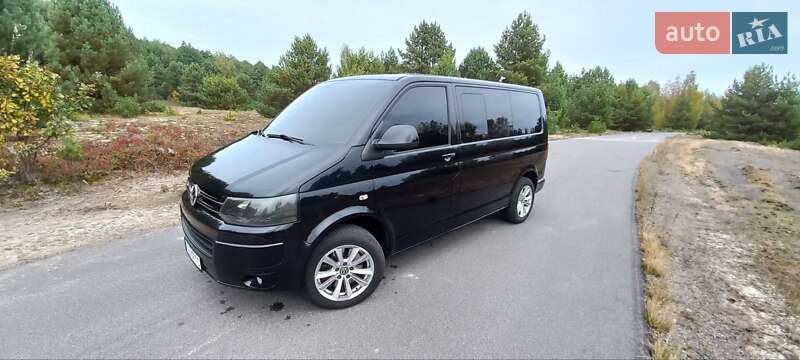 Volkswagen Caravelle 2010