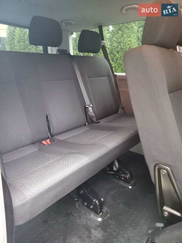 Мінівен Volkswagen Caravelle 2017 в Івано-Франківську