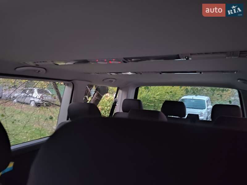 Минивэн Volkswagen Caravelle 2008 в Дубно