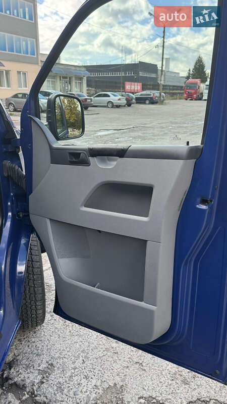 Минивэн Volkswagen Caravelle 2007 в Львове