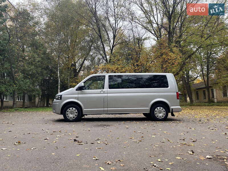 Мінівен Volkswagen Caravelle 2014 в Києві