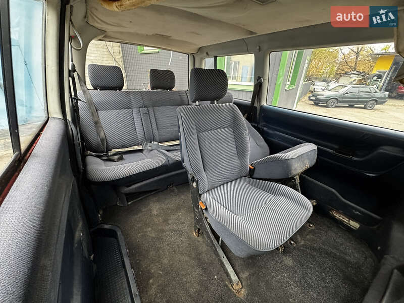 Минивэн Volkswagen Caravelle 1995 в Киеве